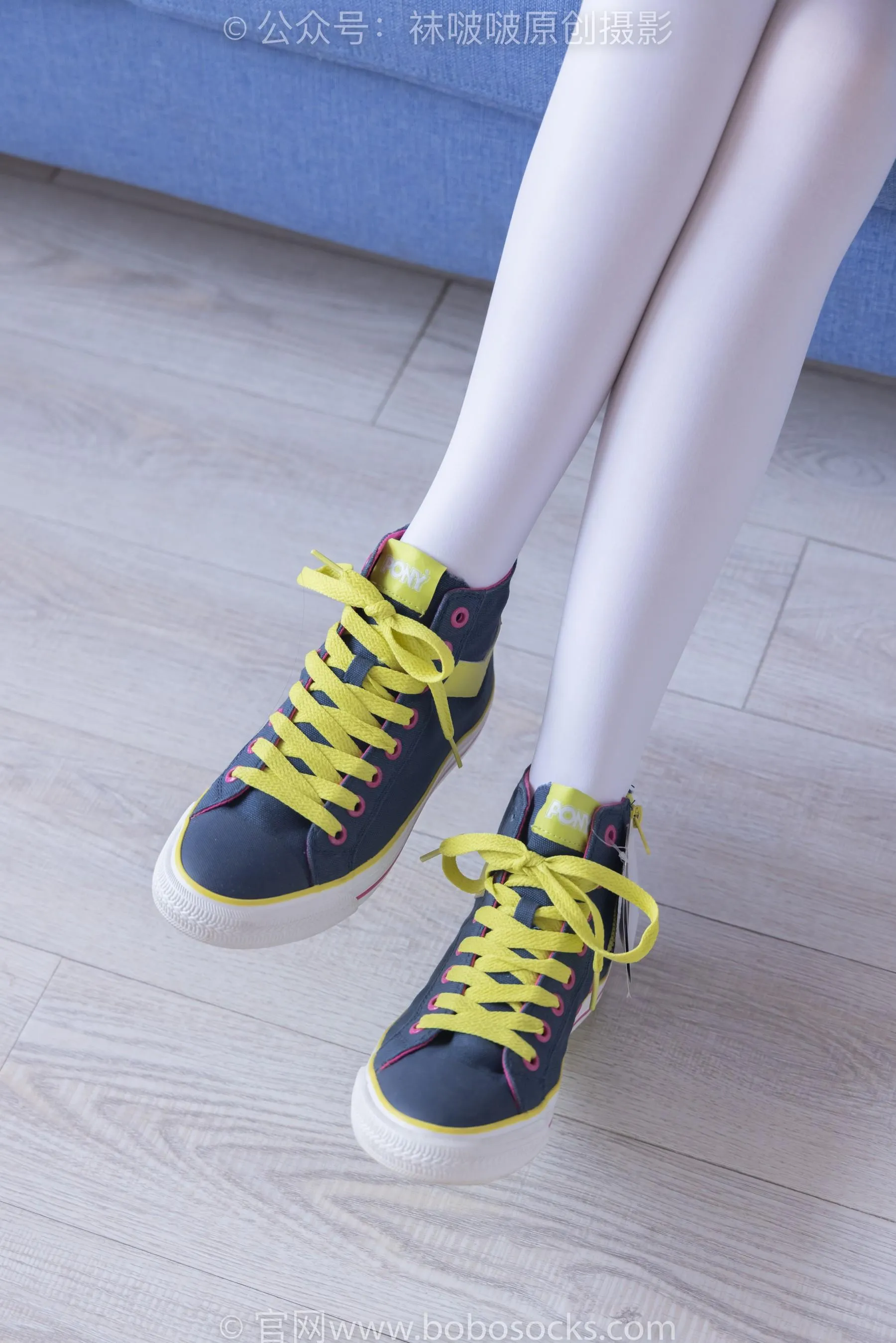 [BoBoSocks袜啵啵]NO.215 小甜豆-三双帆布鞋板鞋、厚白丝、黑丝 [90P]插图5
